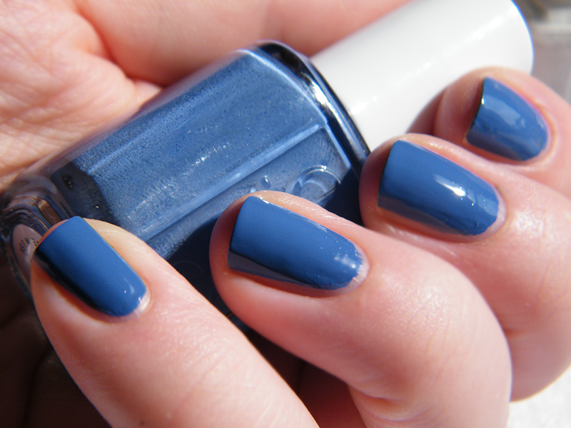 Essie Pret A Surfer Swatch